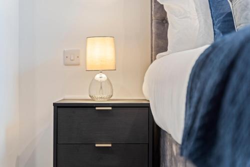 Shanti Suite - 2BED 2BATH City Centre - WIFI - Netflix- Parking- Modern- Perfect for Family, Contractors, Leisure, Business by Shanti Nights photo 37