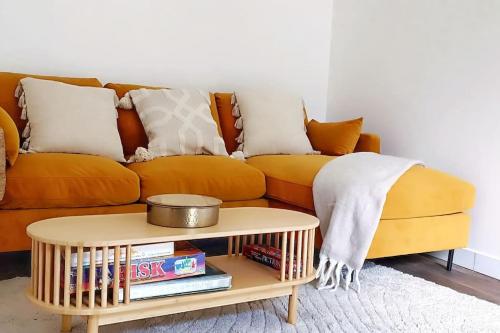 Charmant 2 pieces entre Disneyland et Paris avec jardin