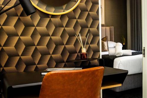 Un lugar para sentarse en Urban Luxe by Jules, Ellipse, Waterfall