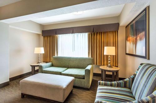 Posezení v ubytování Best Western Plus Cotton Tree Inn
