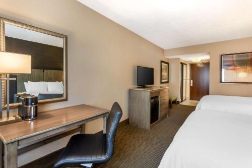 Katil atau katil-katil dalam bilik di Best Western Plus Cotton Tree Inn