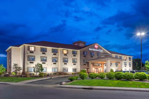 a rendering of a hotel at night at Best Western Plus Eagleridge Inn & Suites in Pueblo