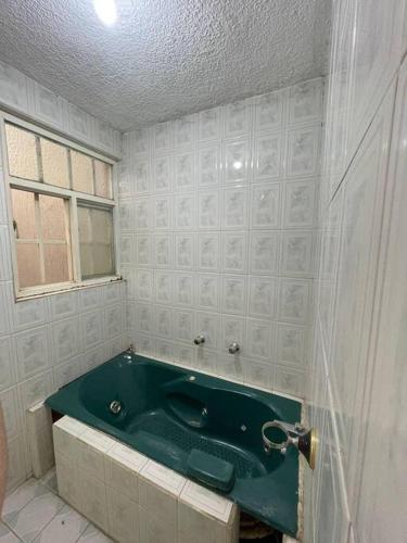 Bilik mandi di Casa con 4 Recamaras para 8 Personas con Terraza