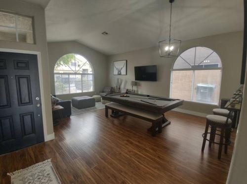 Τραπέζι μπιλιάρδου στο Cave Creek Classy 4 bedrooms, Heated pool, pool table