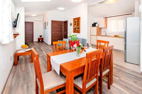 Apartments by the sea Rovinj - 17935