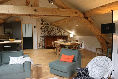 Posezení v ubytování Les cimes de l'Oustal