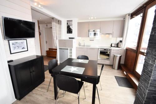 Photo de la galerie de l'établissement Résidence Le Mont Blanc - 2 Pièces pour 5 Personnes 854, à Aime La Plagne