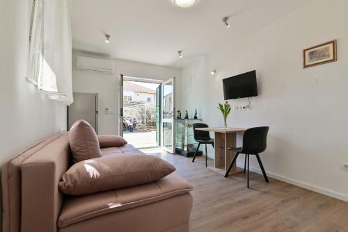 Apartments Kati
