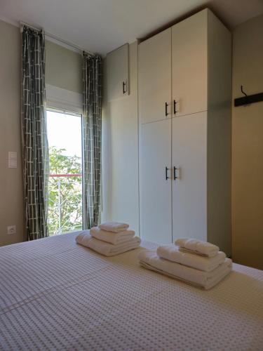Tranquil 2BR Penthouse Petralona