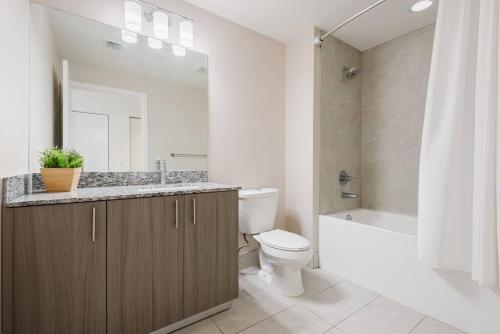 Koupelna v ubytování Wonderful Studio Apartment in Downtown Doral