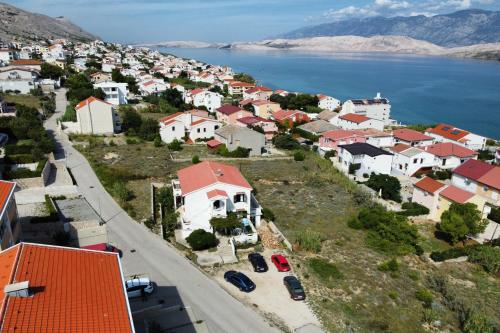 Apartments with parking space Pag - 15765