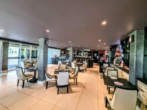 Εστιατόριο ή άλλο μέρος για φαγητό στο Close to Embassy Hotel, beach, restaurants and nightlife
