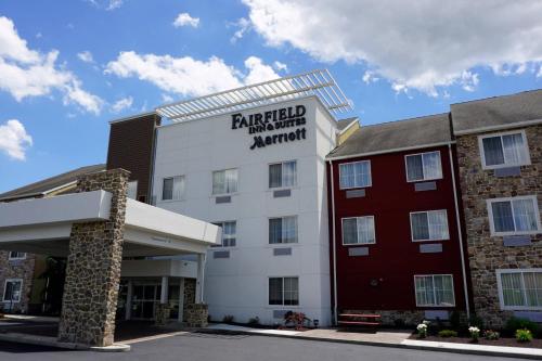 a rendering of the front of a hotel at Fairfield by Marriott Inn & Suites Jonestown Lebanon Valley in Jonestown