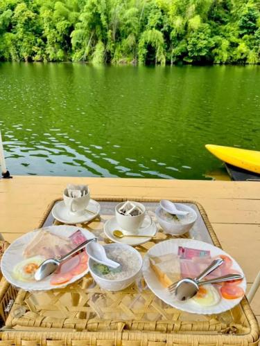 Permandangan sungai dekat dengan resort