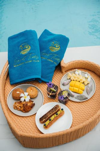 Jídlo v vily nebo okolí