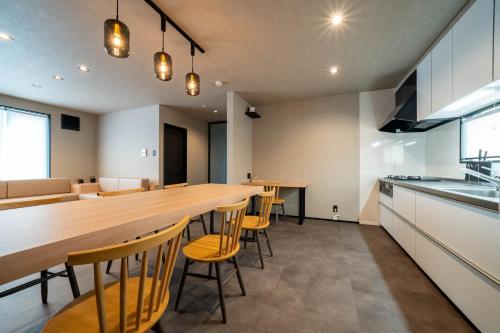 Kuchyň nebo kuchyňský kout v ubytování Lotus furano LUX-villa