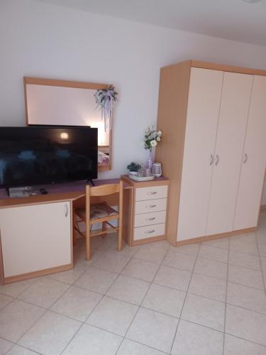 Room Pometo III