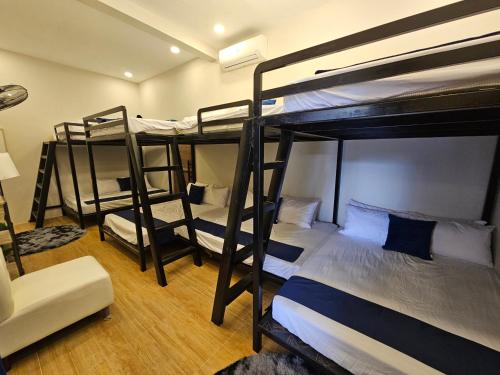 Gallery image of Gailles Luxury Villa Hotspring Resort in Pansol in Calamba