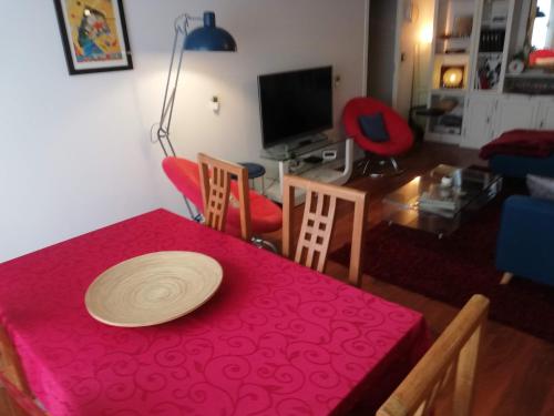 Μια τηλεόραση ή/και κέντρο ψυχαγωγίας στο Appartement luxueux 100m² Bordeaux