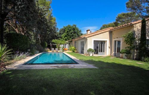 Photo de la galerie de l'établissement Villa GABY, votre oasis de calme avec piscine à 10 min à pied du centre de St Rémy de Pce, à Saint-Rémy-de-Provence