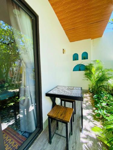 Taman di luar Gió Homestay and Coffee