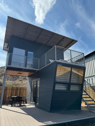 Un balcón o terraza de Nest House