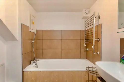 Bilik mandi di Lux Apartment