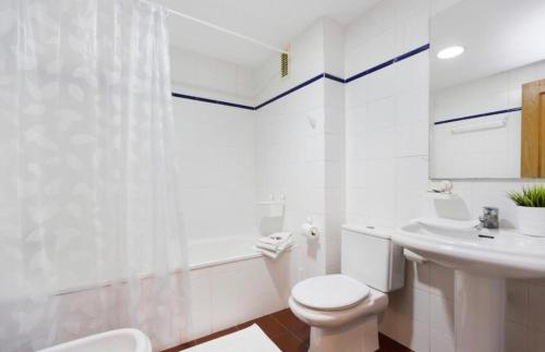 Koupelna v ubytování Modern apartment in Valencia 56 m² with air conditioning
