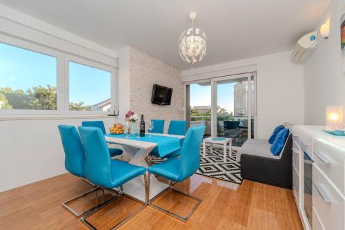 Basa modern ap by the beach