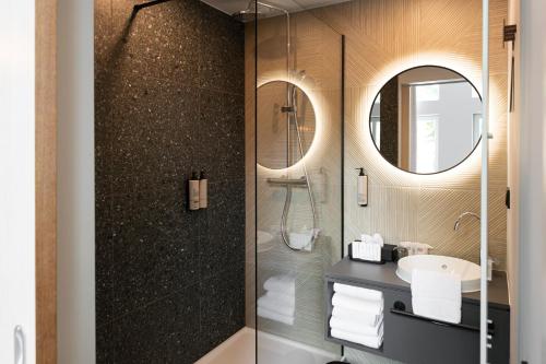 Hotel Keyser Bredaにあるバスルーム