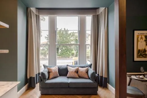 Tyndall's Park - Your Apartment photo 14