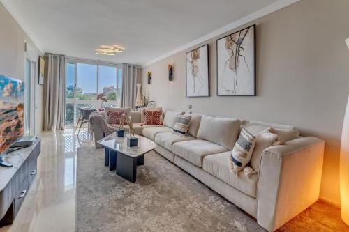 the diamond of banus with SEAVIEWS