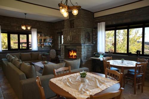 Posezení v ubytování Seirios Guest House