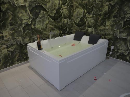 Imagen de la galería de Shatri Hotel, en Vranisht