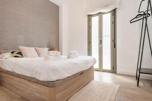 Sunny apartment with terrace by REMS
