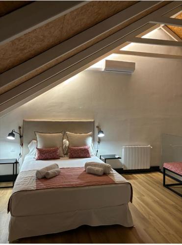 Pasaje Mallol Central Duplex by Valcambre
