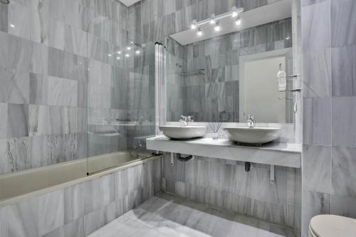 Apartamento para 6 con Wifi, AC, Piscina y Parking gratis