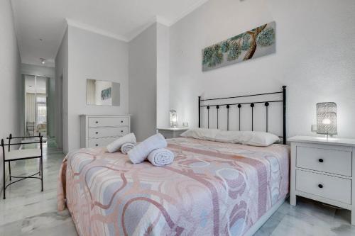 Apartamento para 6 con Wifi, AC, Piscina y Parking gratis