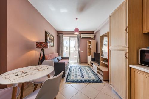 Η κουζίνα ή μικρή κουζίνα στο Sisi's Apartments-Tirana City Center