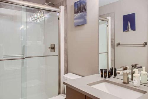 Ένα μπάνιο στο Stonegate Resort Unit B107