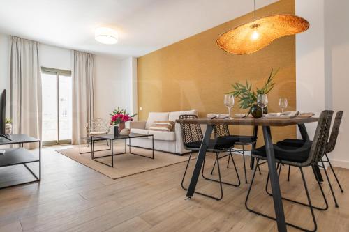 Picturesque apartment with terrace by REMS