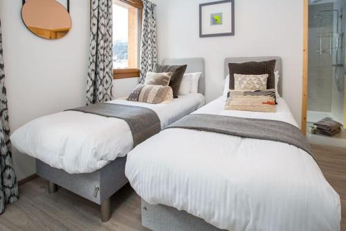 Chalet Renard Fou -Luxury 2 Bedroom Apartment