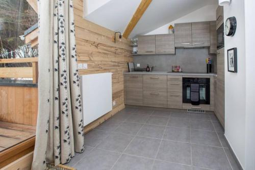 Chalet Renard Fou -Luxury 2 Bedroom Apartment