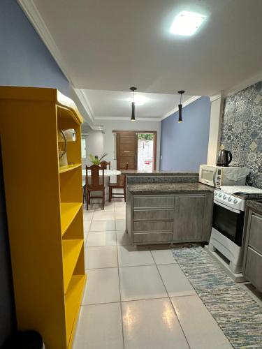 Dapur atau dapur kecil di Mariscal 2 quartos 3 banheiros -SOBRADO AMENDOEIRA