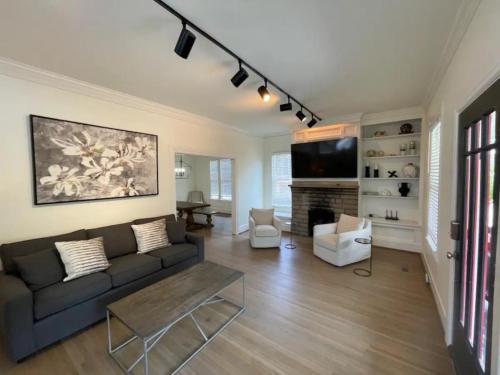 Gallery image of Downtown Birmingham Modern 2-Bedroom Gem in Birmingham