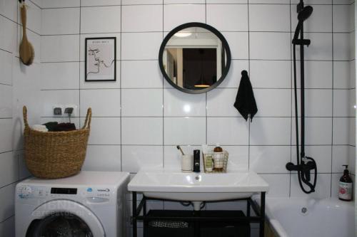 Ένα μπάνιο στο cozy family apartment