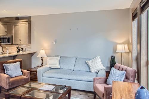 Kuchyň nebo kuchyňský kout v ubytování Stonegate Resort Unit B108