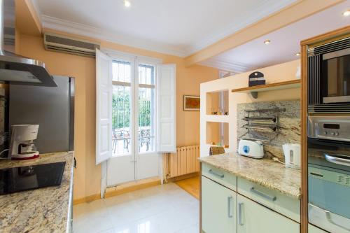 Charming Central Apartment Big Sunny Terrace!