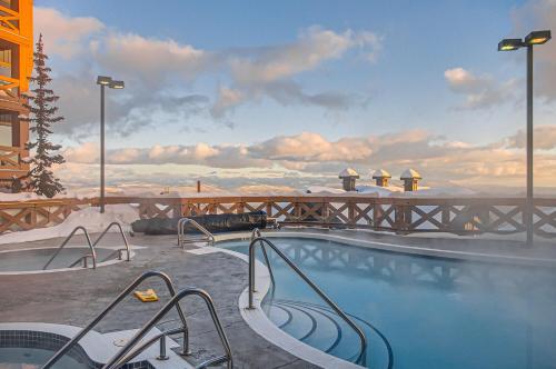 Bazén v ubytování Stonegate Resort Unit A102 nebo v jeho okolí