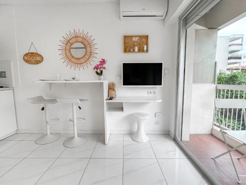 Studio lumineux, WIFI à deux pas de la Croisette